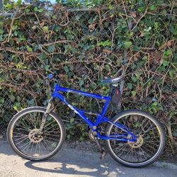 2006 GT I-Drive4 5.0 Full Suspension Disc Mountain Bike  27 Speeds