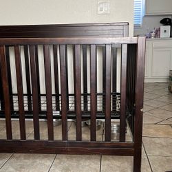 Baby crib 