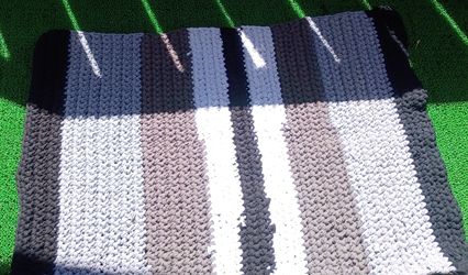 RAIDERS TEAM COLORS RUG 41.5 X 24" NEW