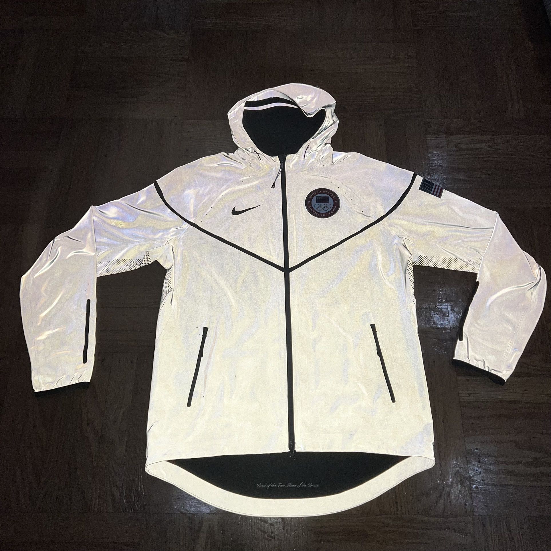 2012 US Olympic Basketball Gold Medal Nike 3m Jacket Size Large for Sale in Daly City, - OfferUp