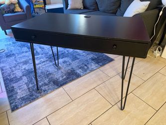 Black desk w/ drawer