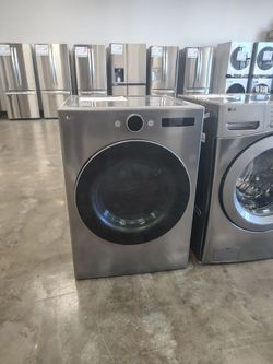 LG 7.4 cu ft Ultra Large Capacity Smart Front Load Gas Dryer with Sensor Dry Steam Technology