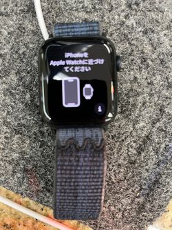 Apple Watch Series SE With Charger