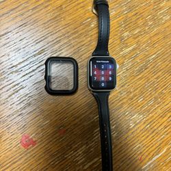 Apple Watch SE (40mm, Gold Aluminum) w/ Leather Band + Case – Excellent Condition