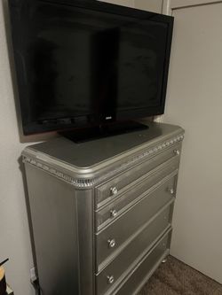 Silver Chest, With Mirror