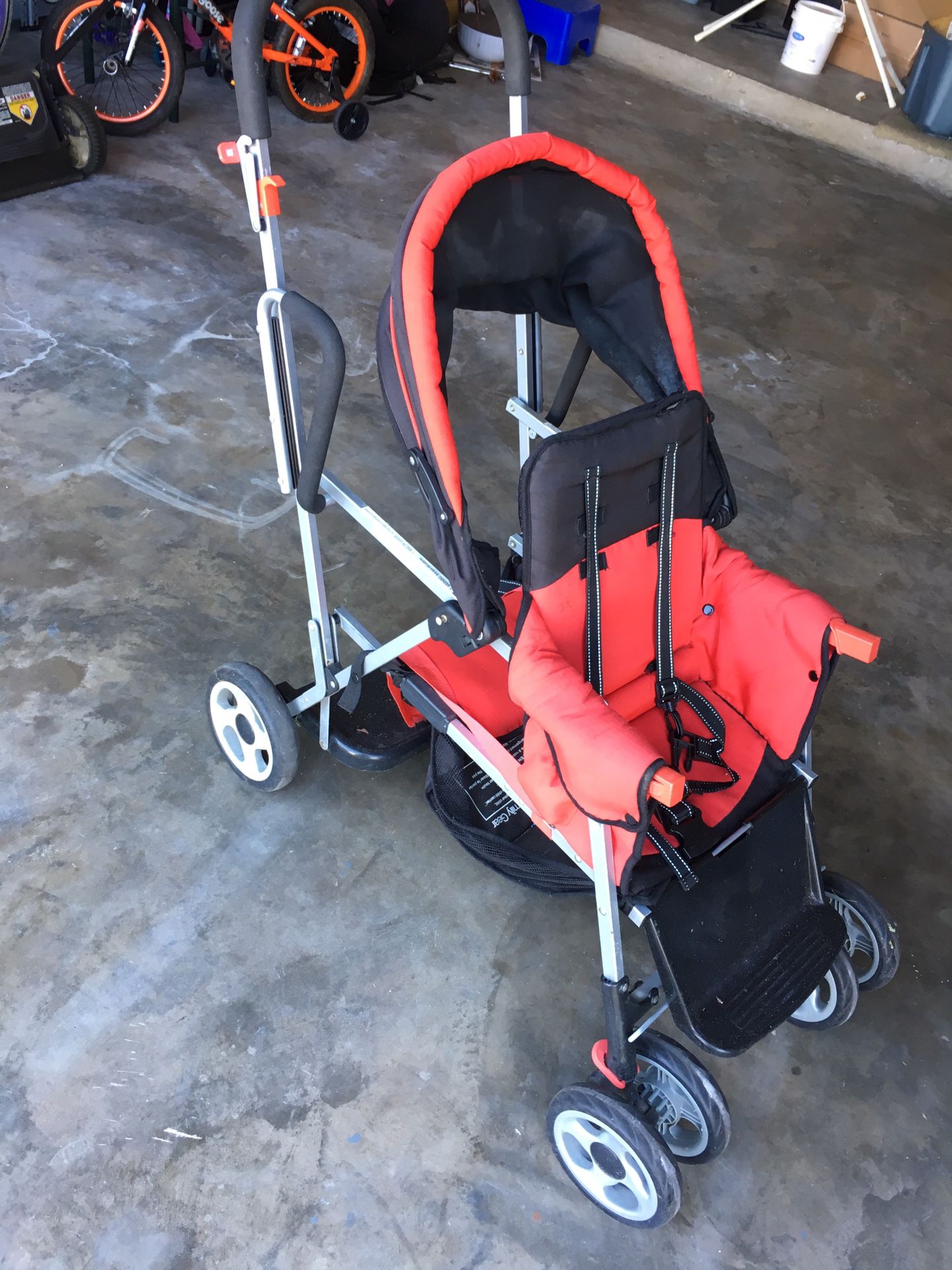 Joovy Caboose Tandem Stand up double stroller
