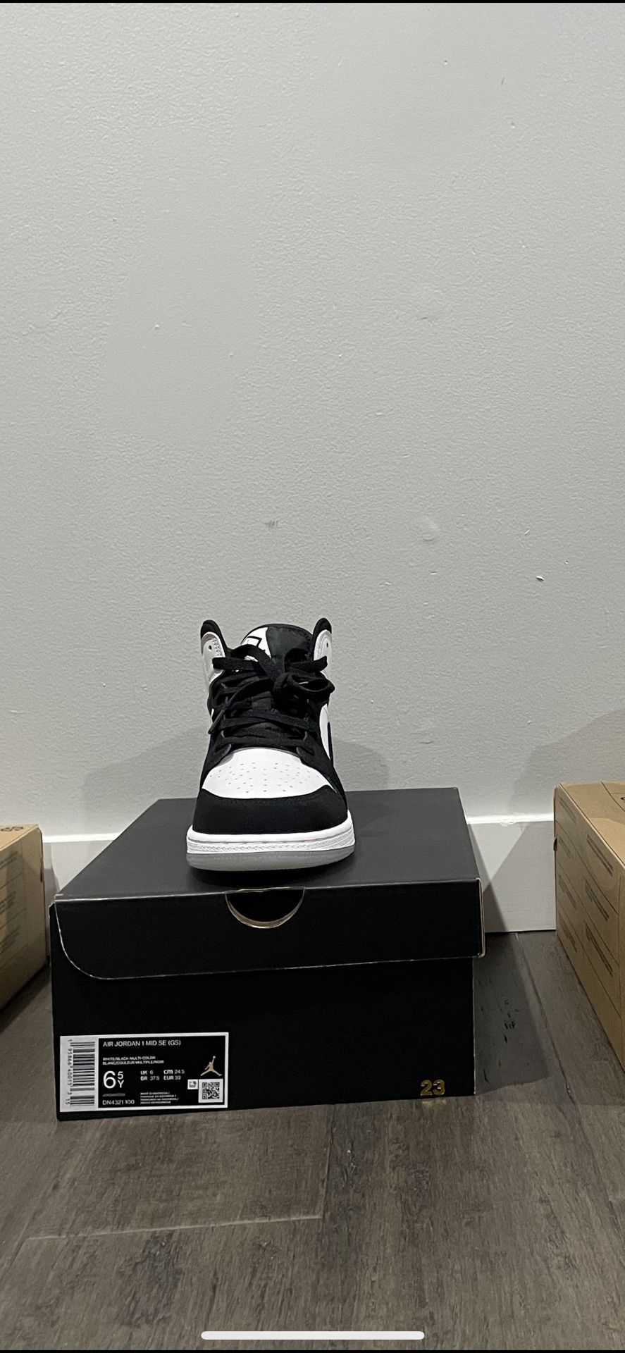 jordan 1s diamond size 6.5/9