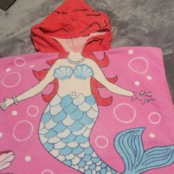 Little Girls Beach Towels/ Shower Towels Lot (2) Mermaid (1)Ballerina $10