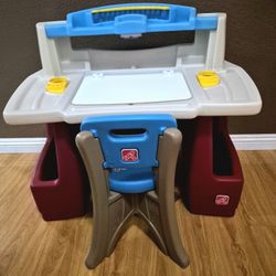 Step 2 Childrens Art Desk