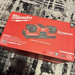 Milwaukee Super Charger 18volt 