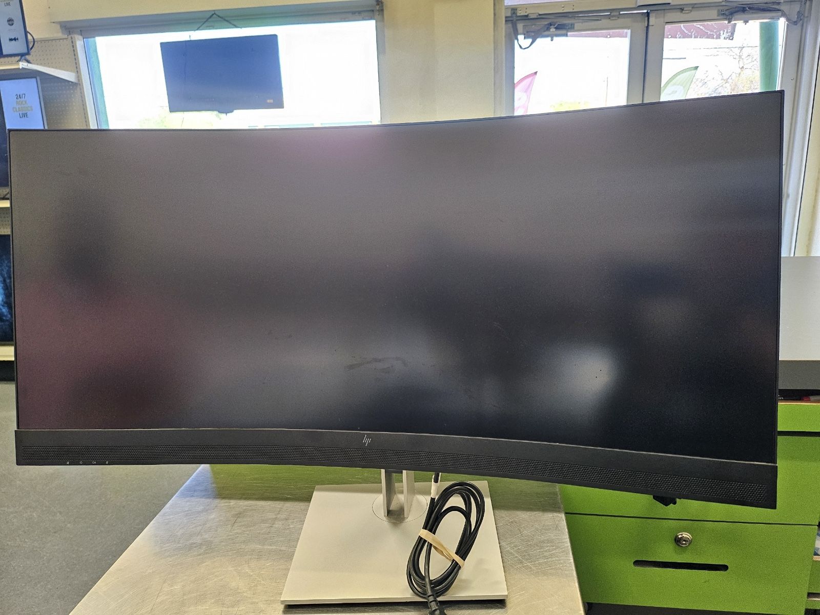 HP E34m G4 WQHD Curved USB-C Conferencing Monitor