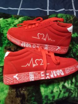 Women's Fashion Solid Color Casual Skateboard Sports Shoes with Heart-Shaped Print, Soft & Thick Low Top Sole for Daily Wear