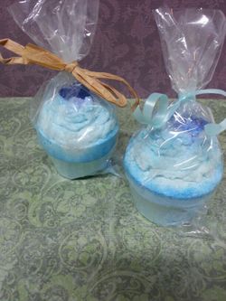Kids cupcake bath fizzies in a fresh rain blend