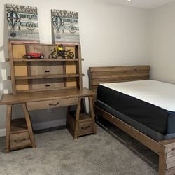 Wooden Bedroom Set! 