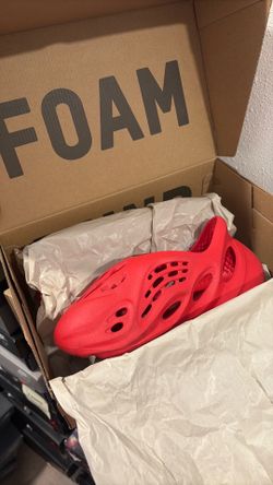 Yeezy foam runner vermillion