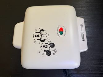 Disney Dash Mini Waffle Maker Mickey & Minnie