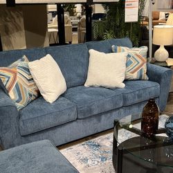 Cashton Snow Living Room Set
