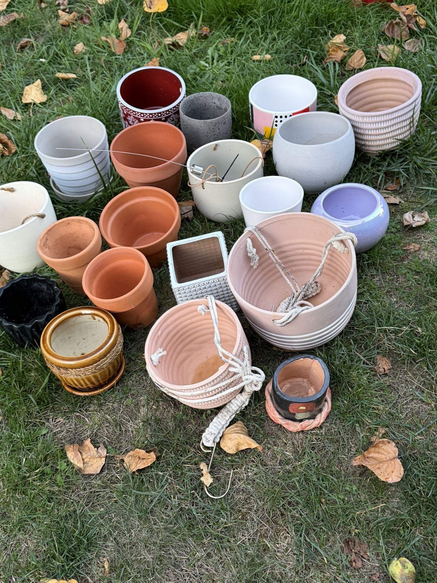 Bundle Of Ceramic Pots 4”,5”,6”,8”