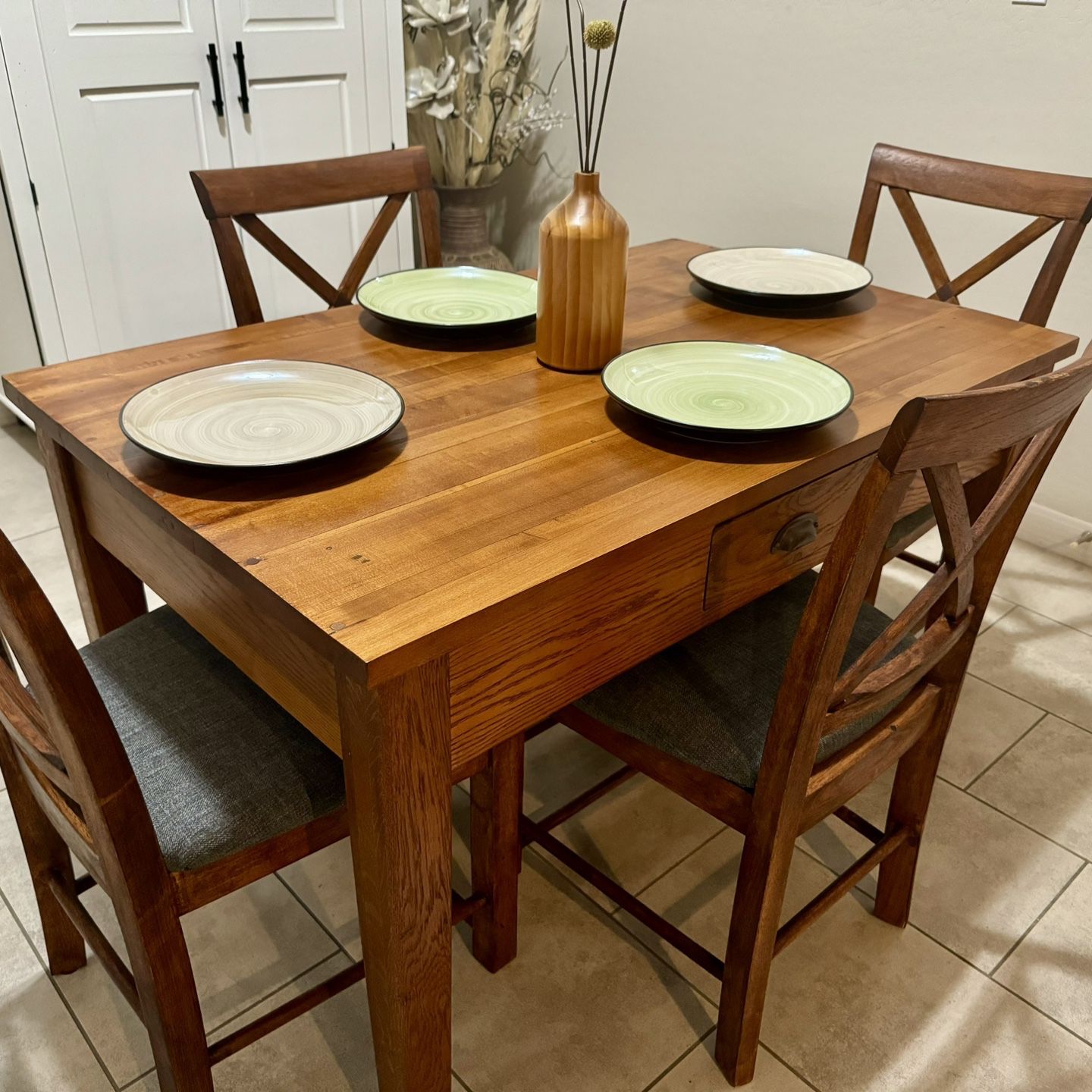 PENDING SALE- Dining Table and Chairs