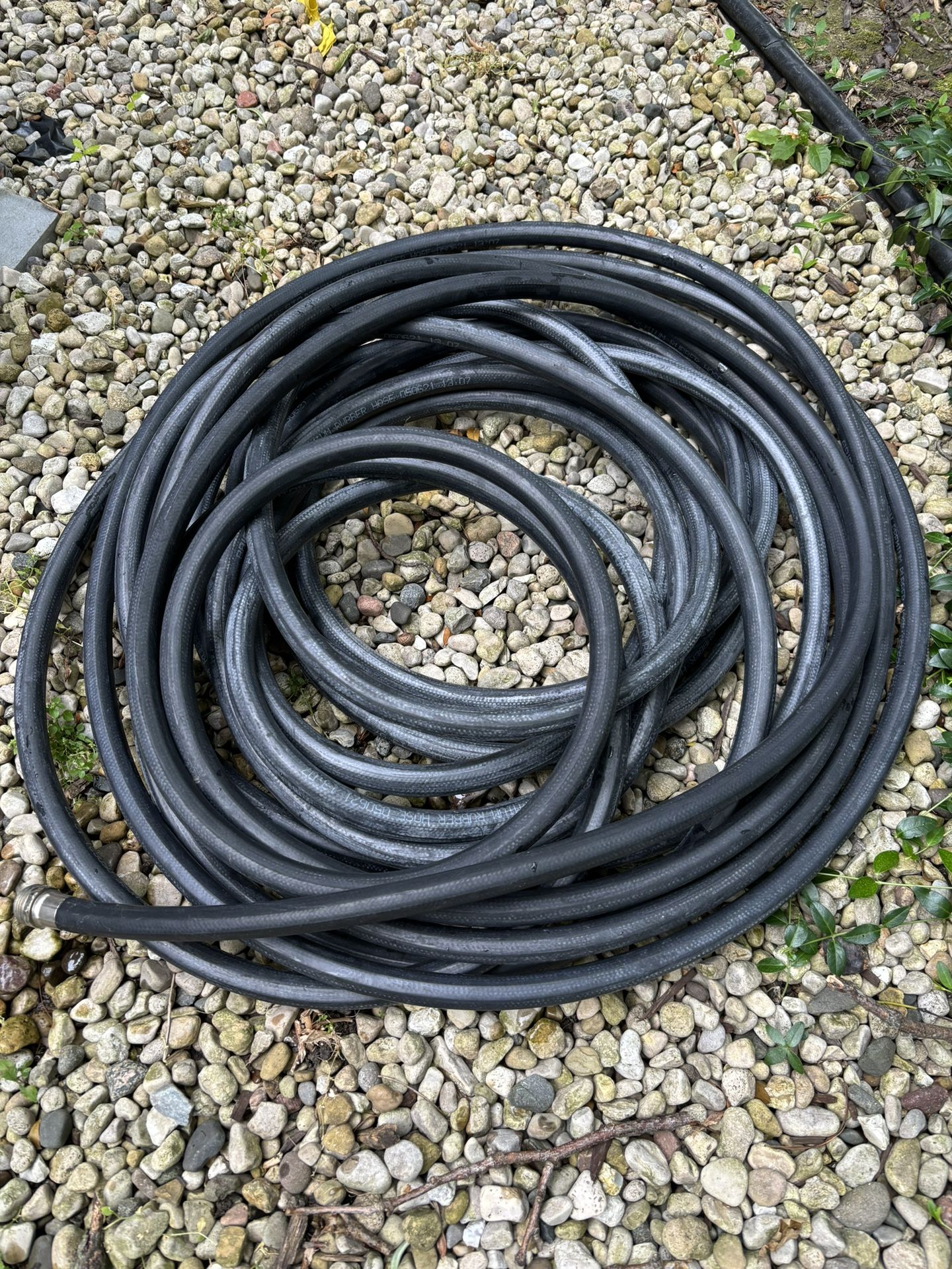 Briggs and Stratton 8BS75 75-Foot Premium Heavy-Duty Rubber Garden Hose, Brass