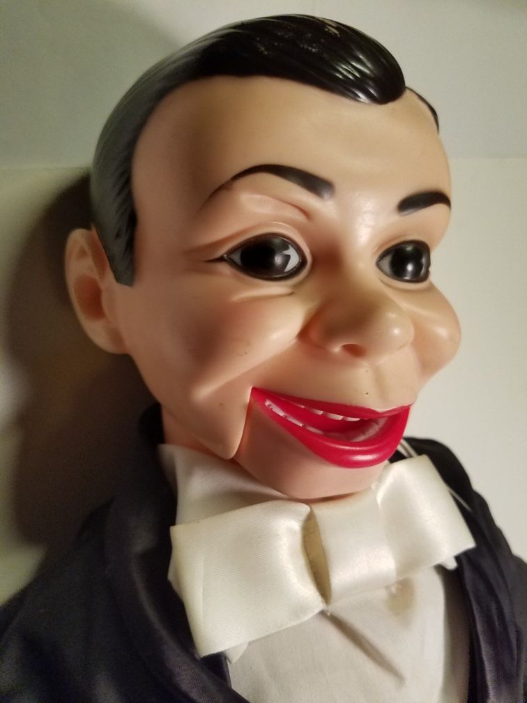 Vintage VENTRILOQUIST DUMMY! 1980s Charlie McCarthy Dummy Ventriloquist Doll - 30" Tall! - $30 OBO!