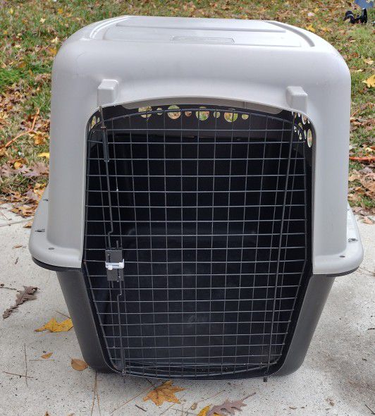 Large- Dog Crate/Kennel