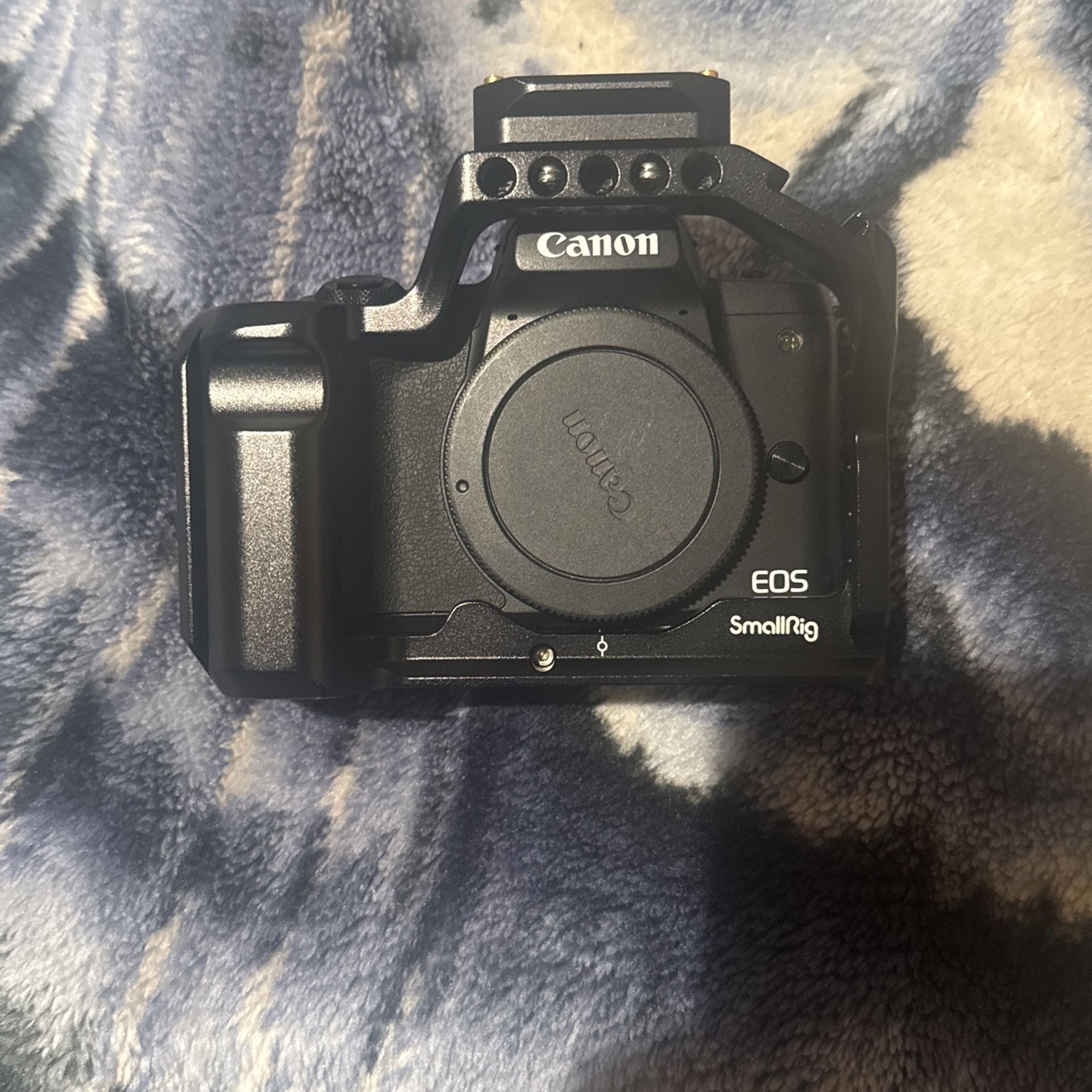 Canon M50