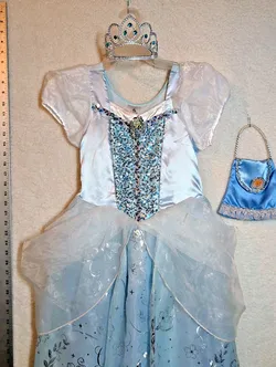 Girls Cinderella Disney Princess Costume, Size 9/10