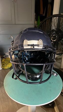 F7 football helmet medium