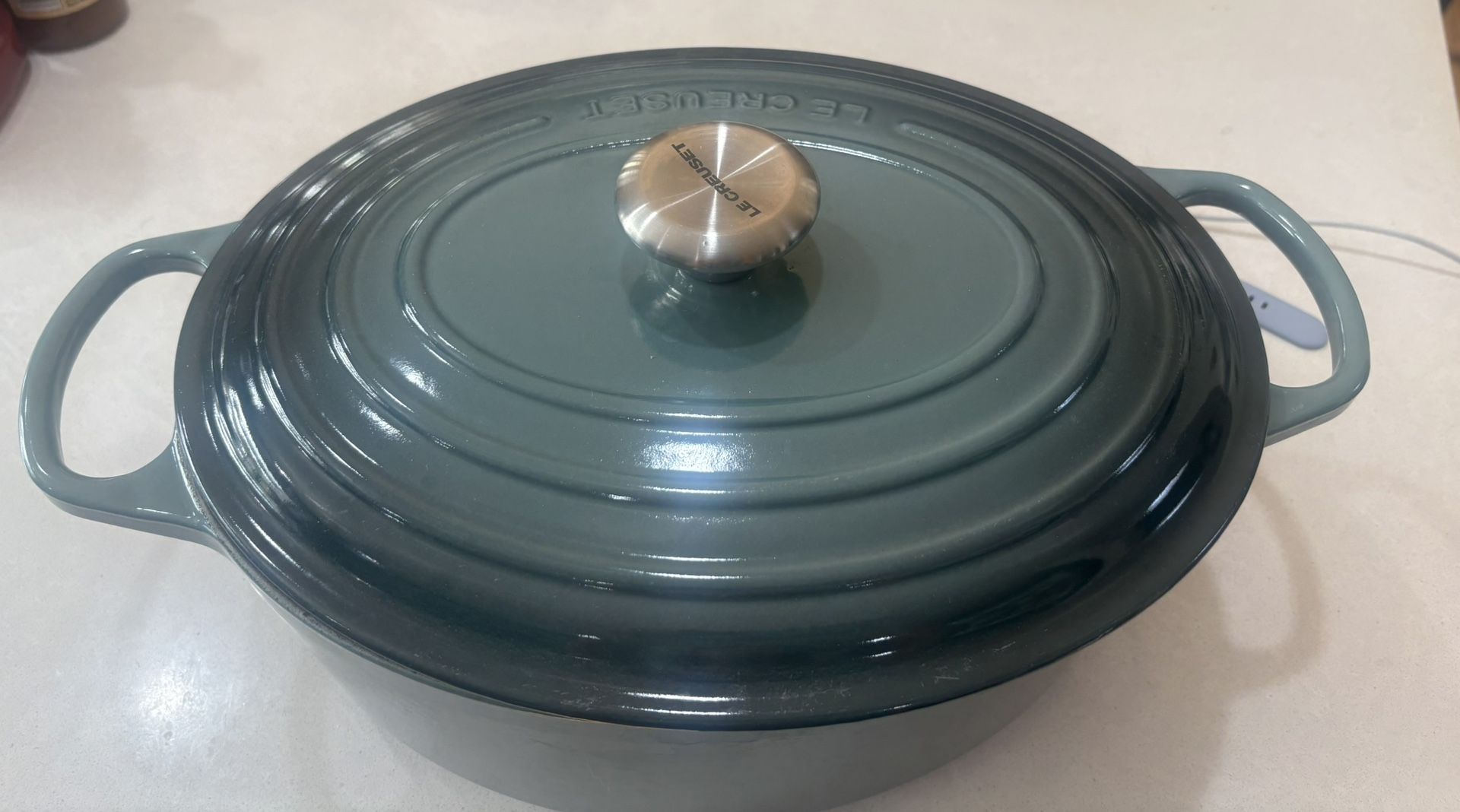PENDING - Le Creuset Dutch Oven