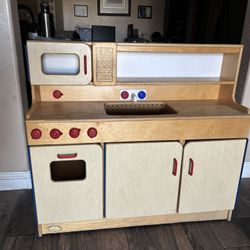 Toy Kitchen 