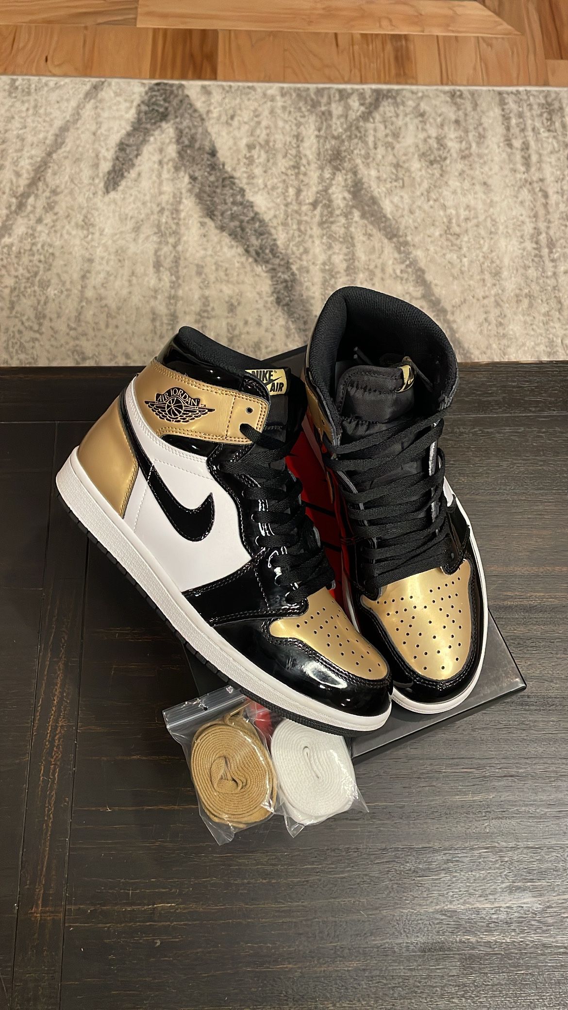 Retro Jordan 1 ‘Gold Toe’