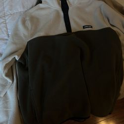 Large Fleece Sweater 
