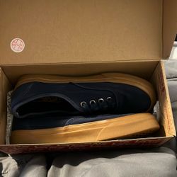 navy blue vans 