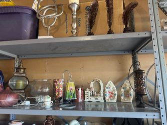 alot of home decor 5 each for living room or kitchen or bathroom