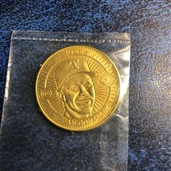 1998 Pinnacle Juan Gonzalez Baseball Coin In Mint Condition!