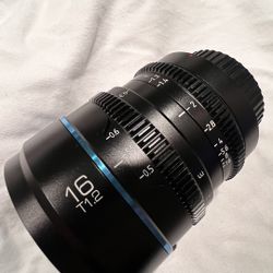 Sirui 16mm T1.2 