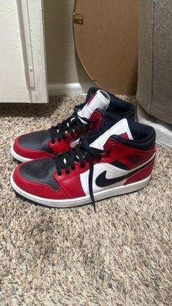 Air Jordan 1 Mid chicago black toe