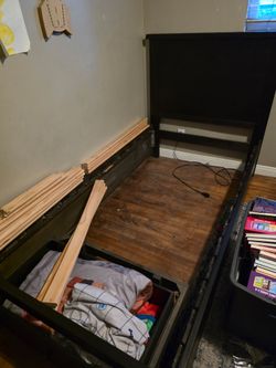 Bed frame. Free!!!