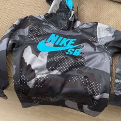 NikeSB Hoodie Boys Medium  