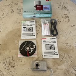 Canon PowerShot SD790 IS 10.0MP Digital ELPH Camera Bundle