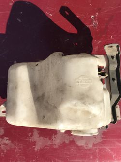 Windshield reservoir