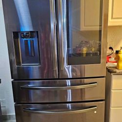 Refrigerator 