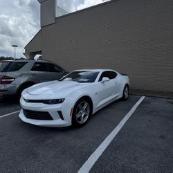 Chevrolet Camarón 2017.   2LT