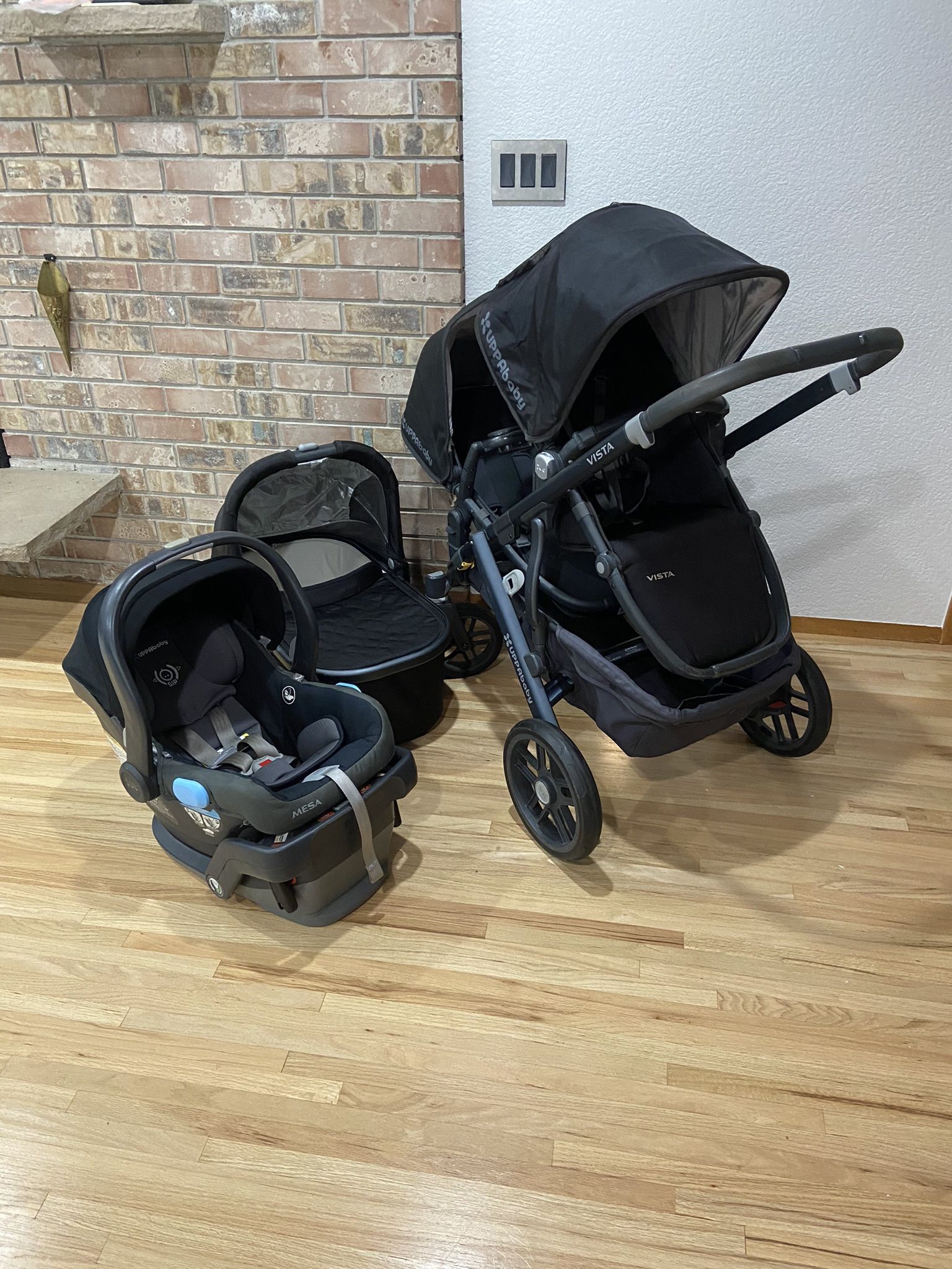 Uppababy Vista Double Stroller with Car Seat and Bassinet Black