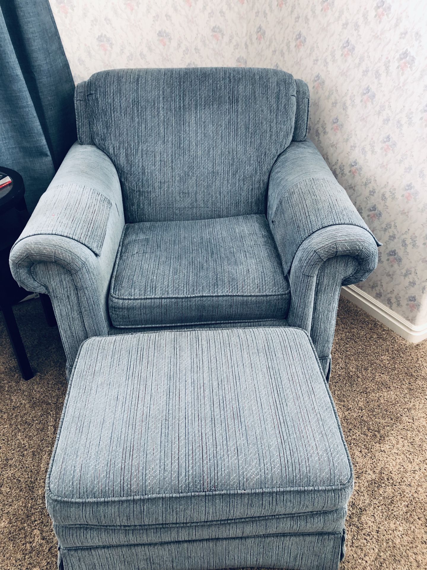 Beautiful Flexsteel Blue Cloth Chair Lounger!