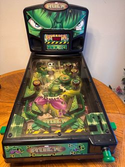 Marvel Incredible Hulk Tabletop Pinball Machine