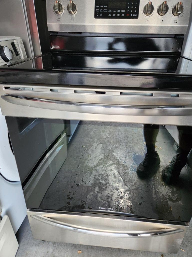 Frigidaire Stove #836