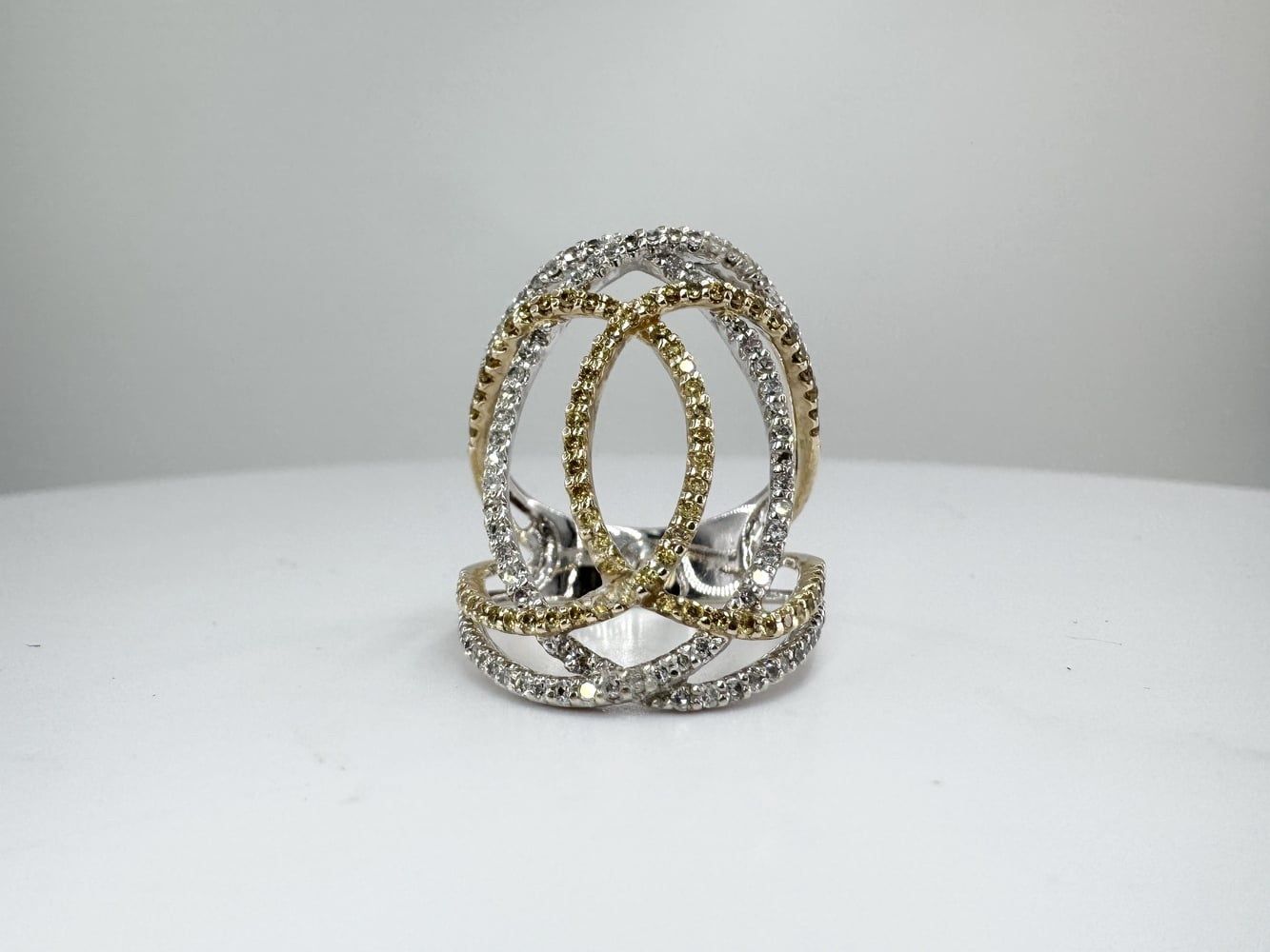 Ladies White & Yellow Diamond Interlocking Circle 14k White & Yellow Gold Ring Size 7 11051965
