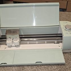 Cricut Air 2 And Accessories 